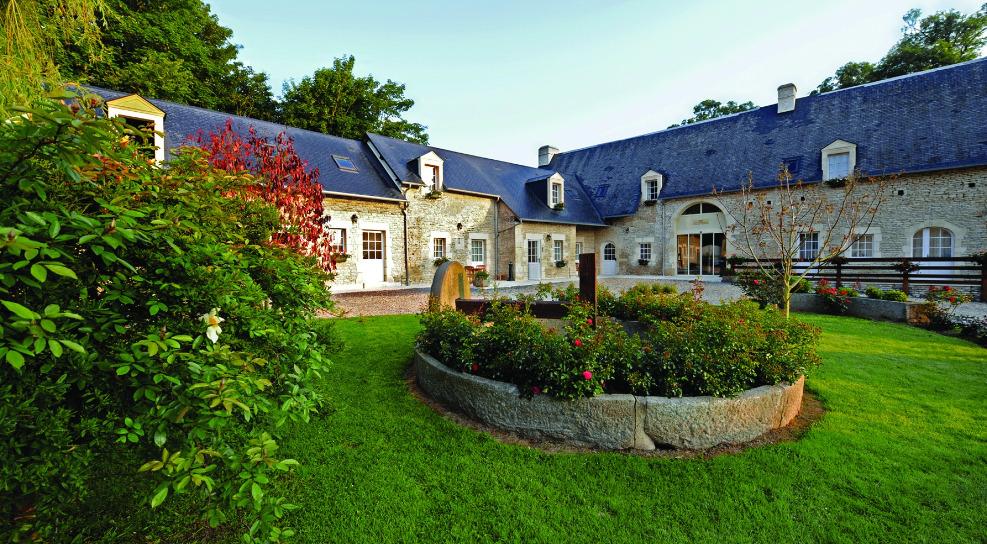 Manoir Exterior